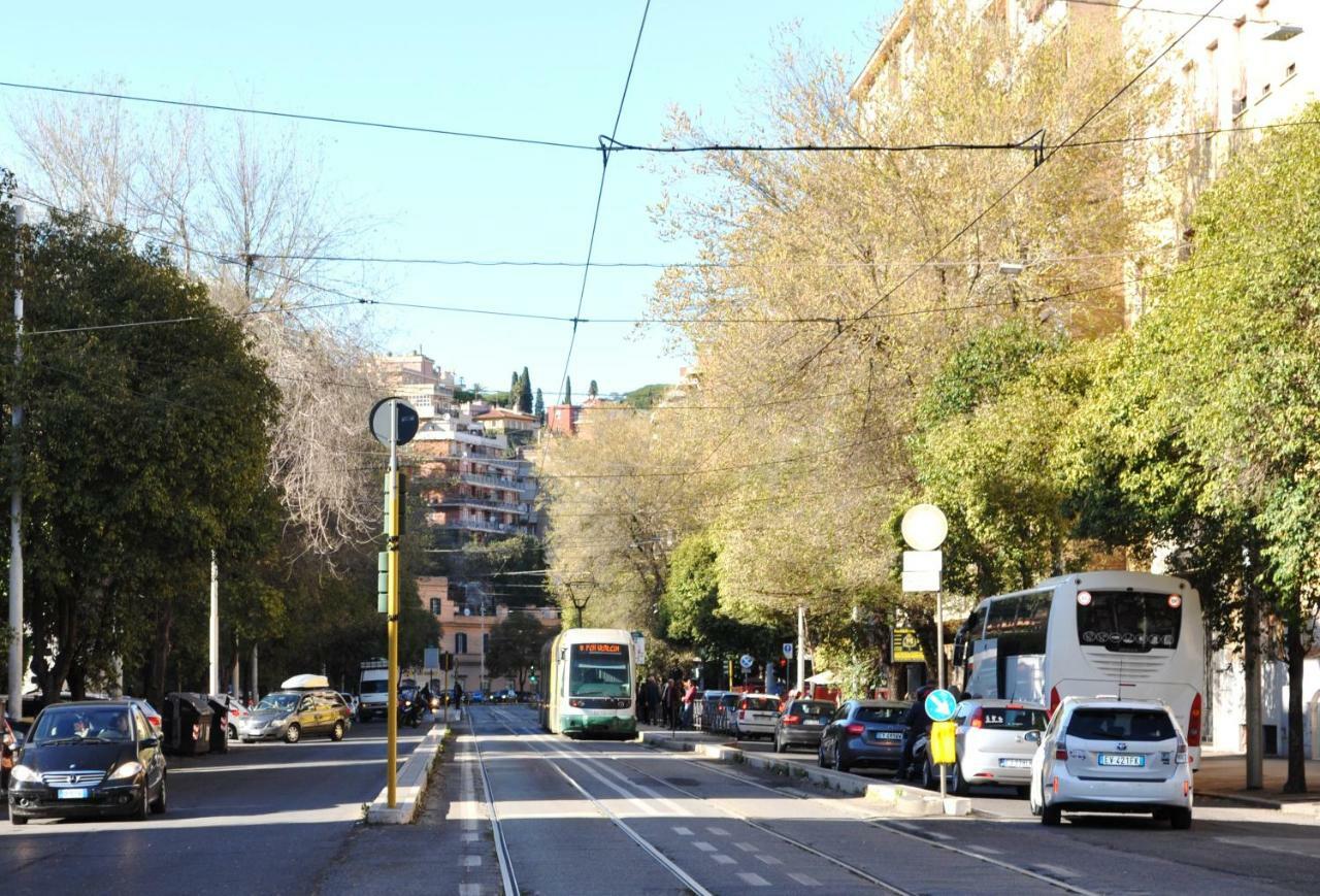Trastevere Boulevard Рим Экстерьер фото